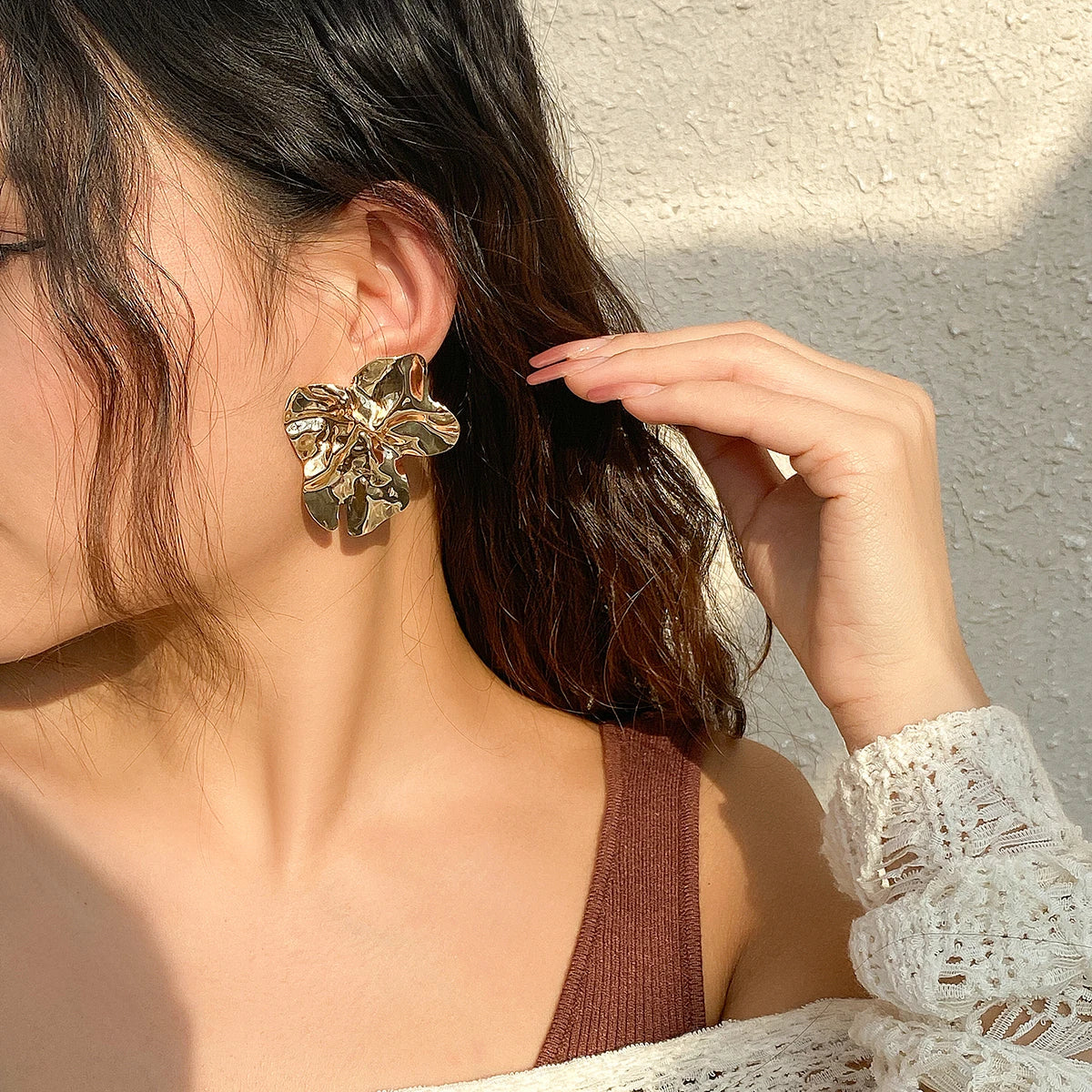 Vintage Elegant Gold Color Big Flower Stud Earrings for Women Design Irregular Wrinkles Piercing Earrings Party Jewelry Gifts